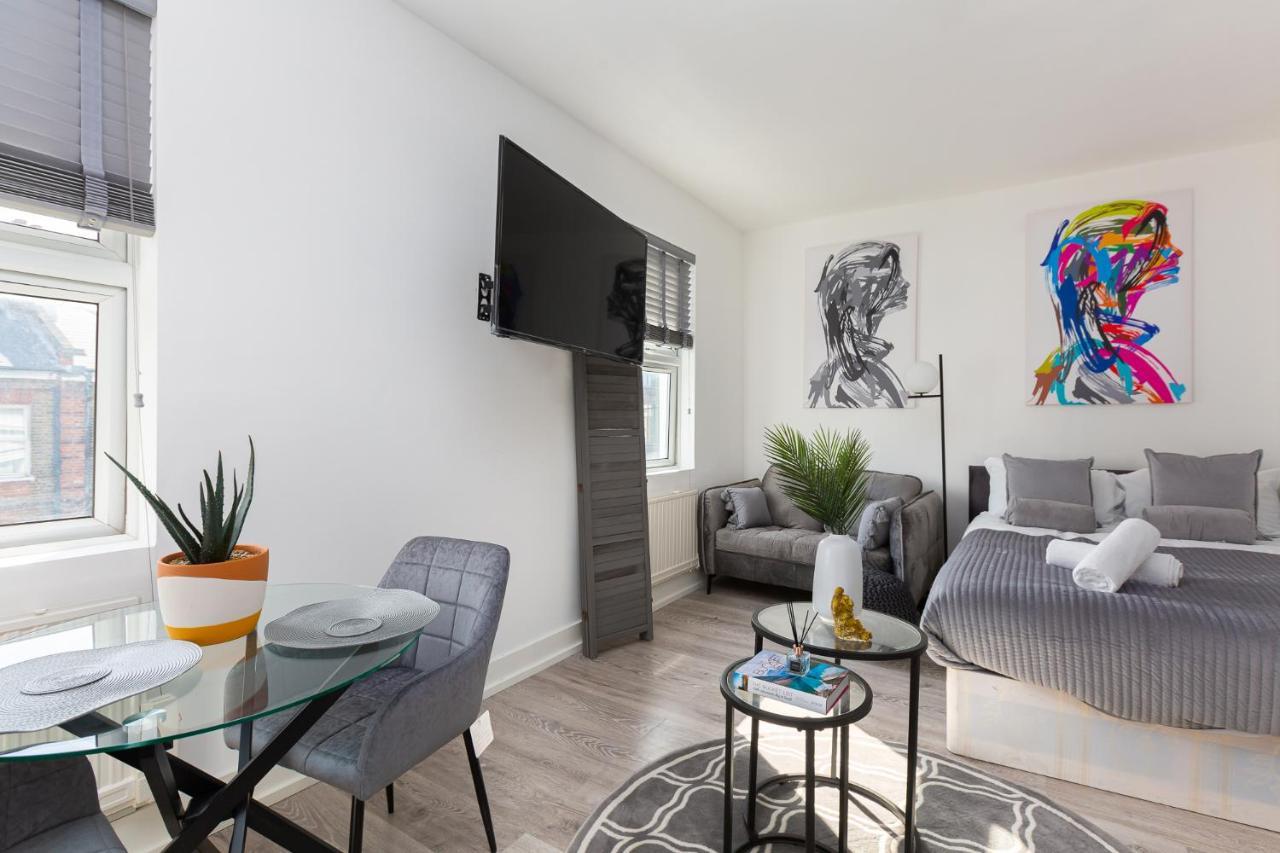 Studio Apt, 8 Min Walk From Tube 3 London Kültér fotó
