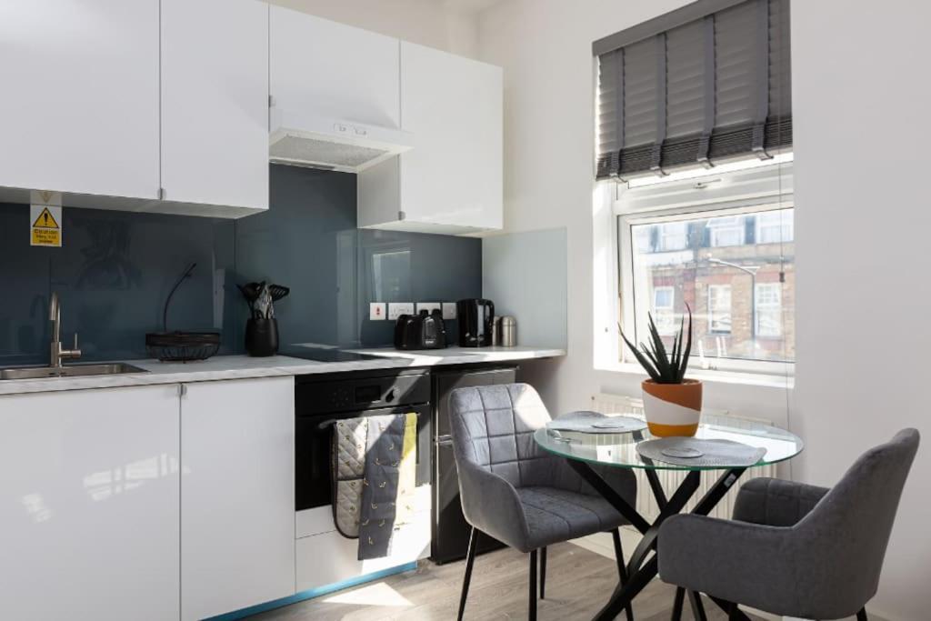 Studio Apt, 8 Min Walk From Tube 3 London Kültér fotó