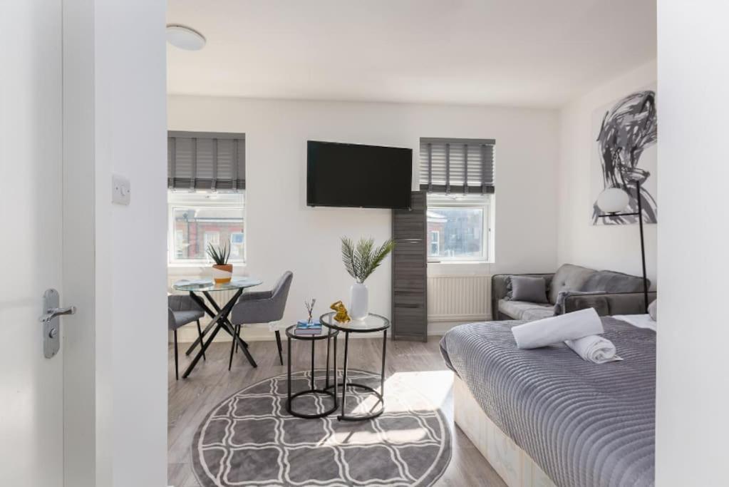 Studio Apt, 8 Min Walk From Tube 3 London Kültér fotó