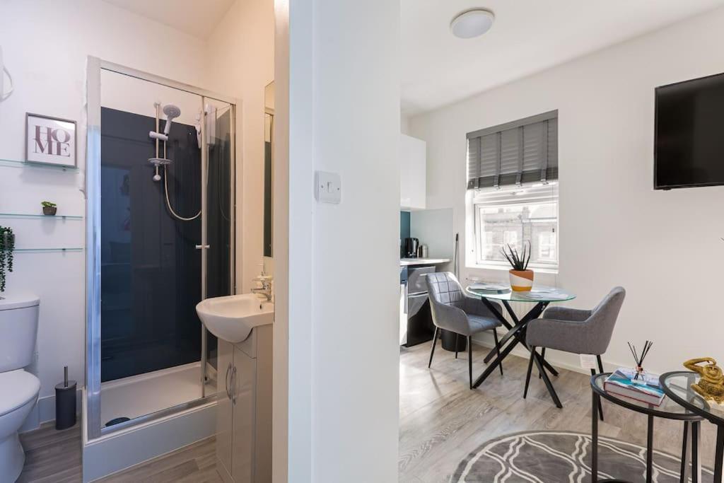 Studio Apt, 8 Min Walk From Tube 3 London Kültér fotó