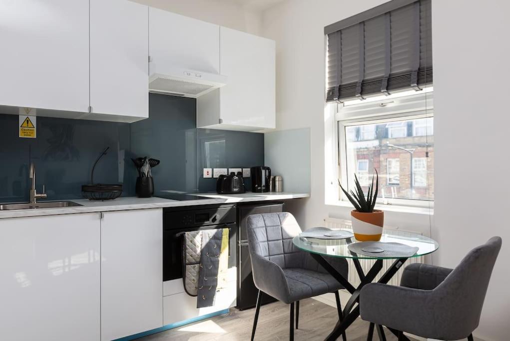 Studio Apt, 8 Min Walk From Tube 3 London Kültér fotó